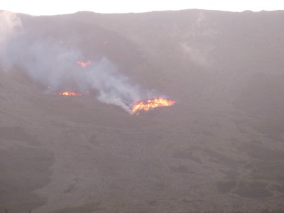 Coulée de lave depuis la N2