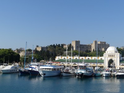 Port et marina de Mandraki