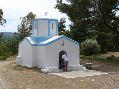 Petite église entre Apollona et Laerma