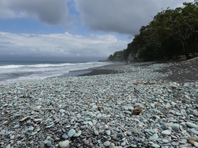 Plage de pierres bleues