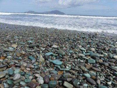 Plage de pierres bleues