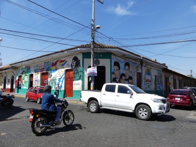 León