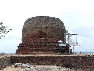 Monastère de Kudumbigala