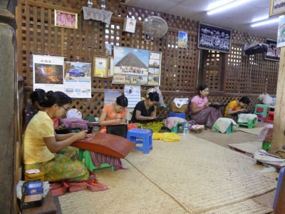 Atelier d'objets en laque. Maung Aung Myin à Bagan