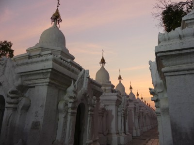 Pagode Kuthodaw à Mandalay