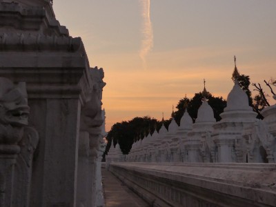 Pagode Kuthodaw à Mandalay