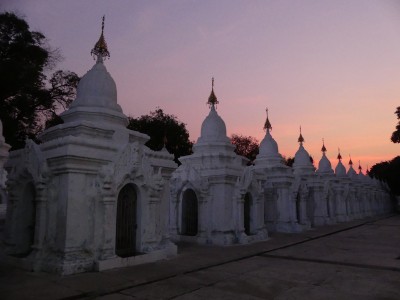 Pagode Kuthodaw à Mandalay