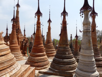 Forêt de stupas lac Inle
