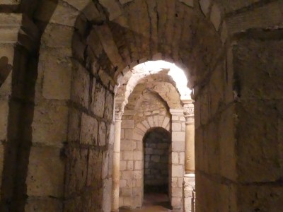 La crypte de l'abbaye Saint-Philibert