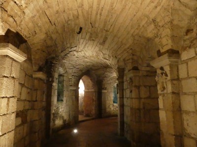 La crypte de l'abbaye Saint-Philibert